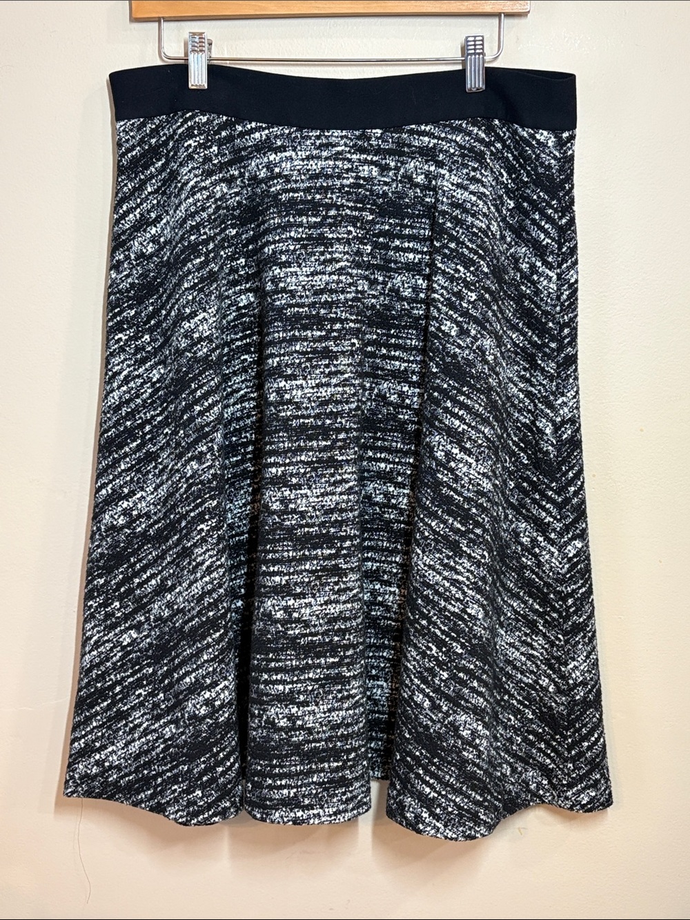Banana Republic Black & White Textured A-Line Skirt with Waistband, 14